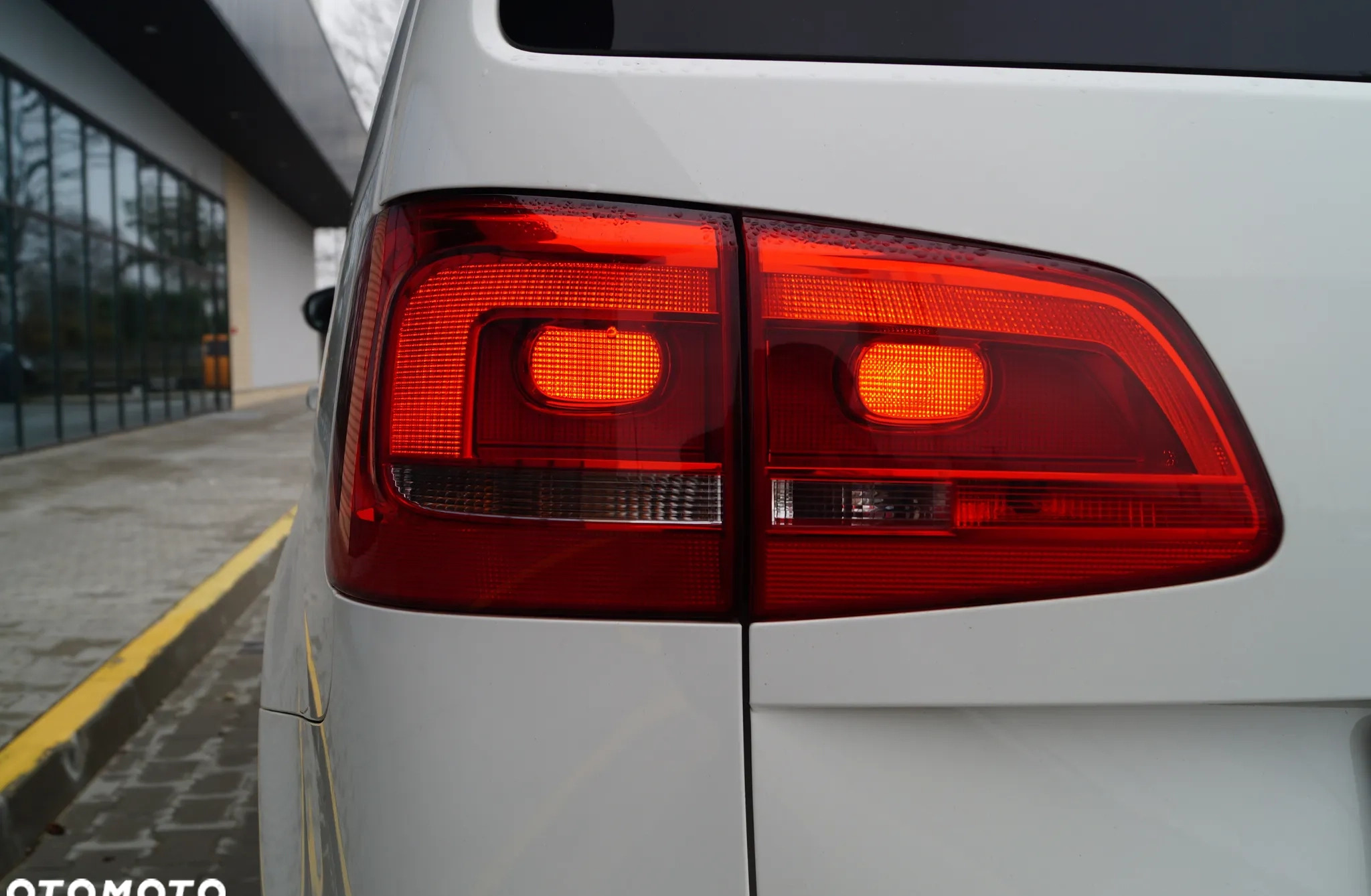 Volkswagen Touran cena 28400 przebieg: 239000, rok produkcji 2012 z Myślibórz małe 742